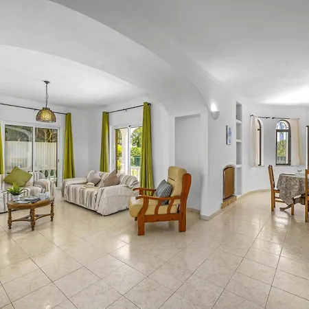 By Villa Gale (Albufeira)