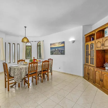 By Villa Gale (Albufeira)